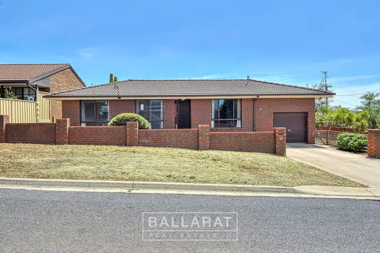 Main view of Homely unit listing, 1/17 Pekin Road, Maryborough VIC 3465
