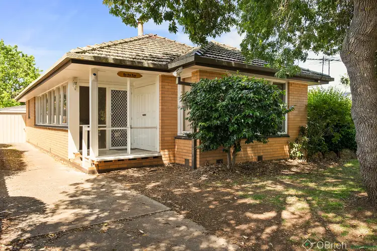 11 Birdwood Avenue, Cowes VIC 3922
