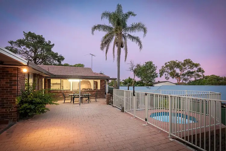 42 Urana Road, Yarrawarrah NSW 2233
