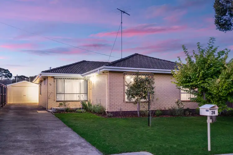 28 Nagle Drive, Belmont VIC 3216
