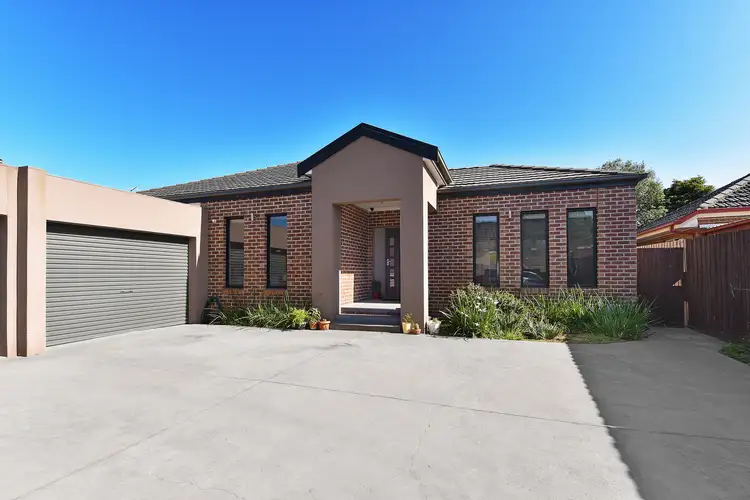 Main view of Homely unit listing, 2/21 Evans Crescent, Reservoir VIC 3073