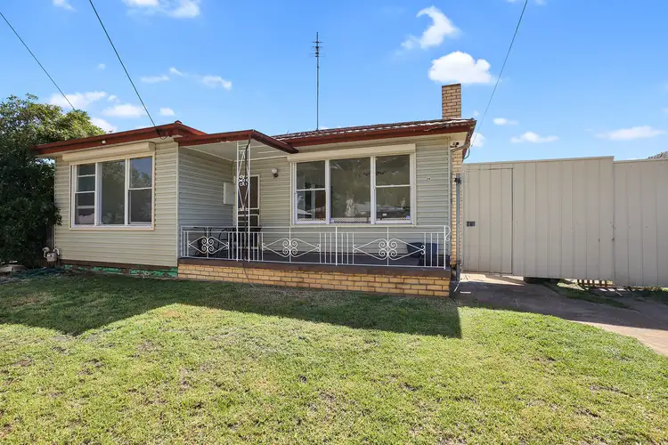 24 Gladstone Street, Hamlyn Heights VIC 3215