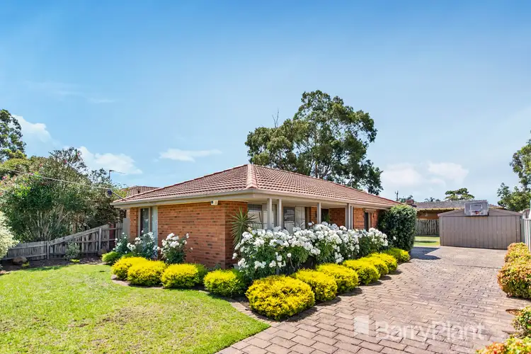 27 Lawson Road, Melton South VIC 3338