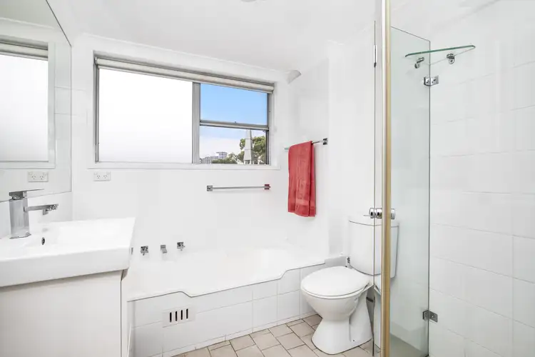 Sixth view of Homely unit listing, 8/89 Oaks Avenue, Dee Why NSW 2099