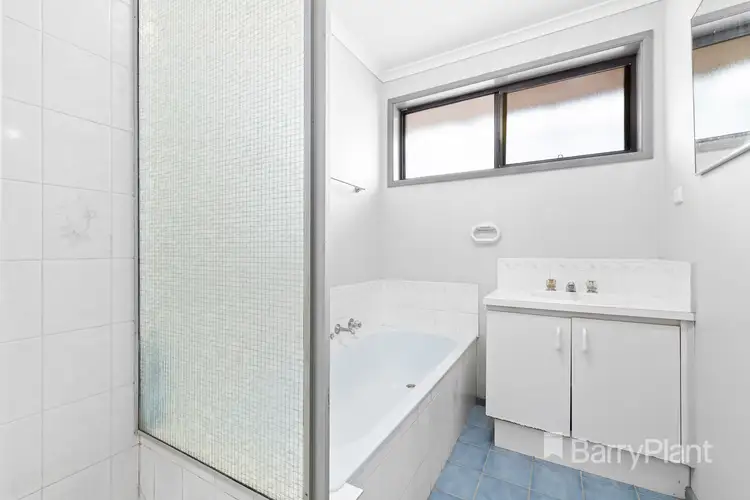 Fifth view of Homely house listing, 4 Fosters Court, Cranbourne North VIC 3977