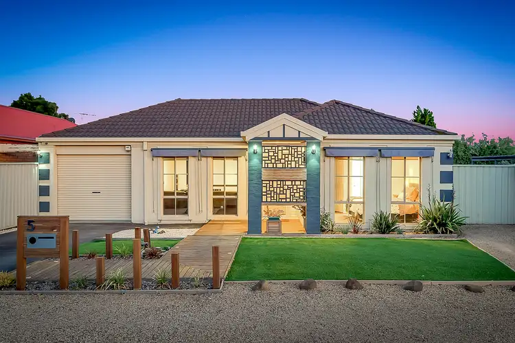 5 Shearwater Place, Craigieburn VIC 3064
