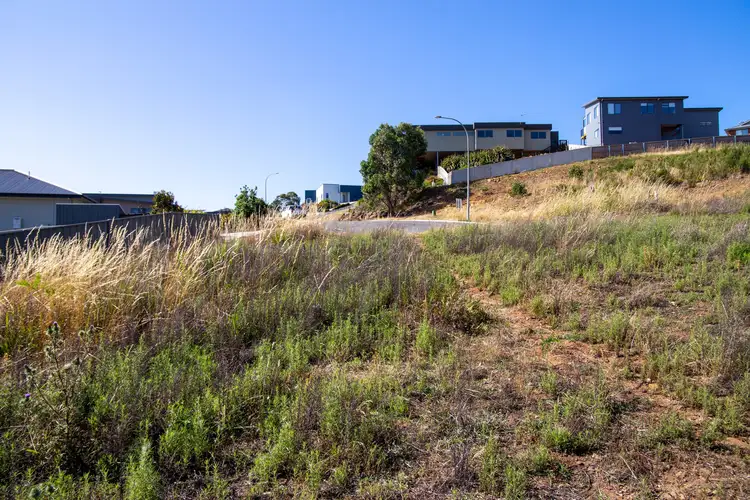 7 Tomarah Crescent, Devonport TAS 7310