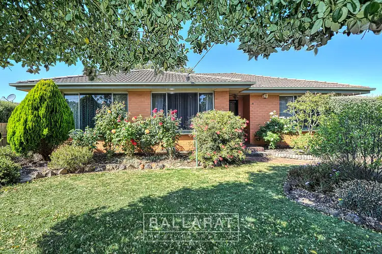 11 Whitelaw Avenue, Delacombe VIC 3356