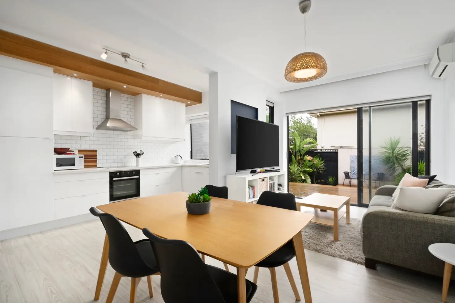 Main view of Homely unit listing, 10/24 Holloway Street, Ormond VIC 3204