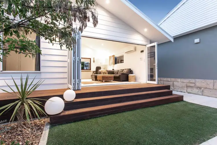 9 Spence Street, Trigg WA 6029