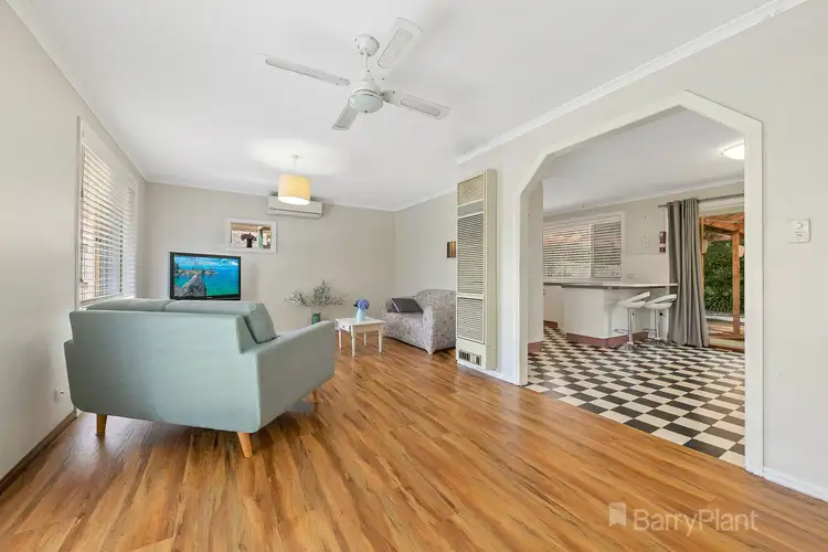 Fifth view of Homely house listing, 10 Adam Court, Drouin VIC 3818