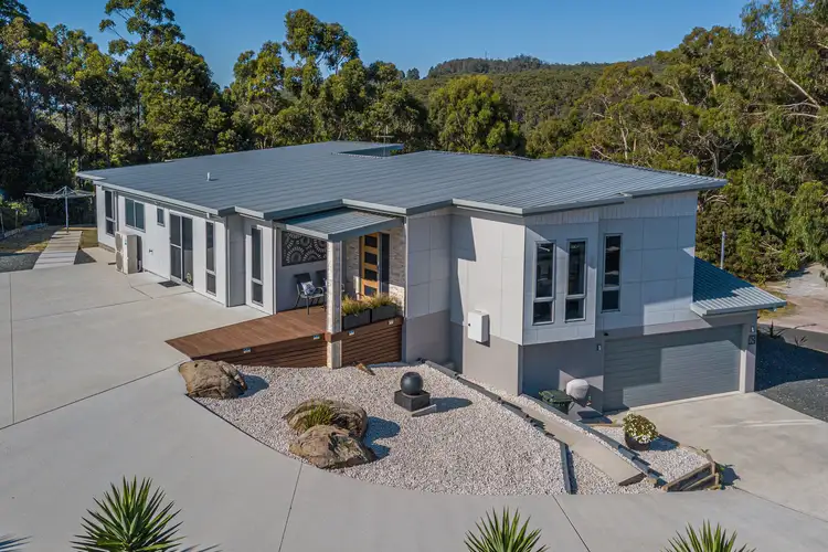 8 Harris Road, Stony Rise TAS 7310