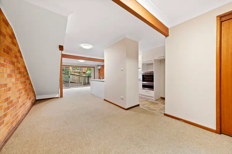 8/10 Albert Street, Ourimbah NSW 2258