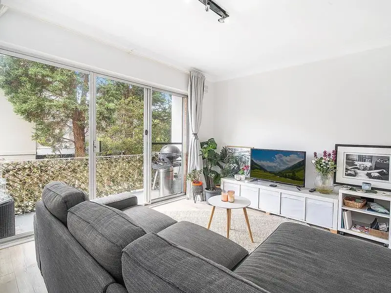Main view of Homely apartment listing, 2/16 Wyadra Avenue, Freshwater NSW 2096