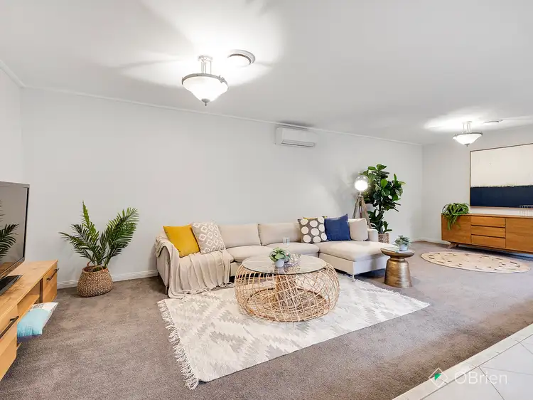 Fourth view of Homely house listing, 2 Furneaux Court, Frankston VIC 3199