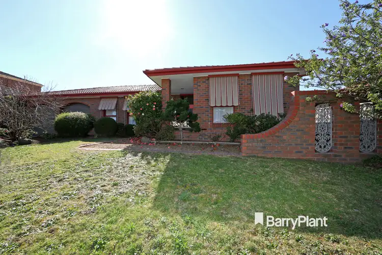6 Lakeside Boulevard, Rowville VIC 3178
