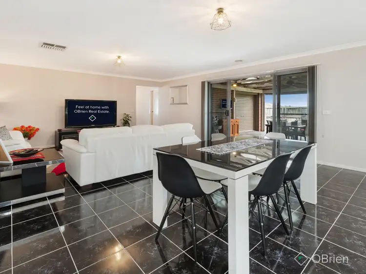 Sixth view of Homely house listing, 8 Garnet Close, Skye VIC 3977