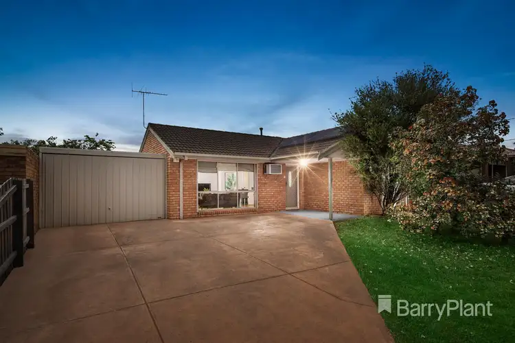 15 Bronsdon Court, Mill Park VIC 3082