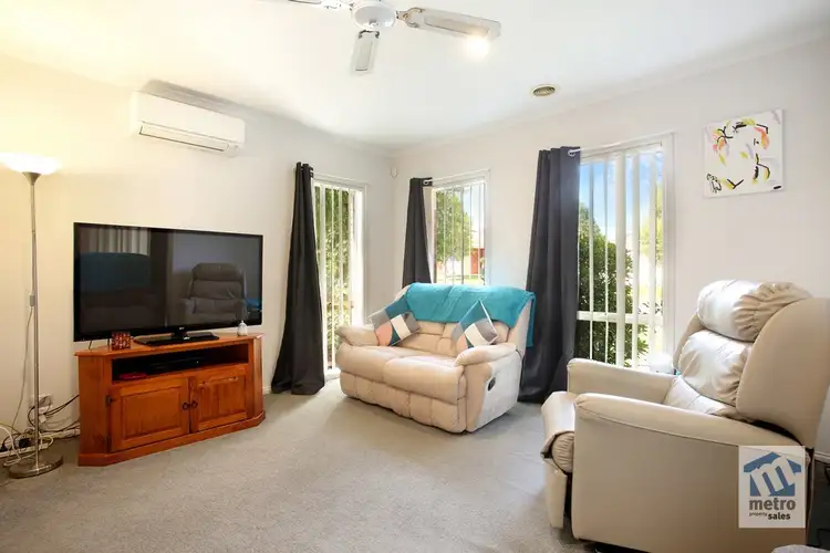 Fourth view of Homely house listing, 2 Parry Court, Carrum Downs VIC 3201