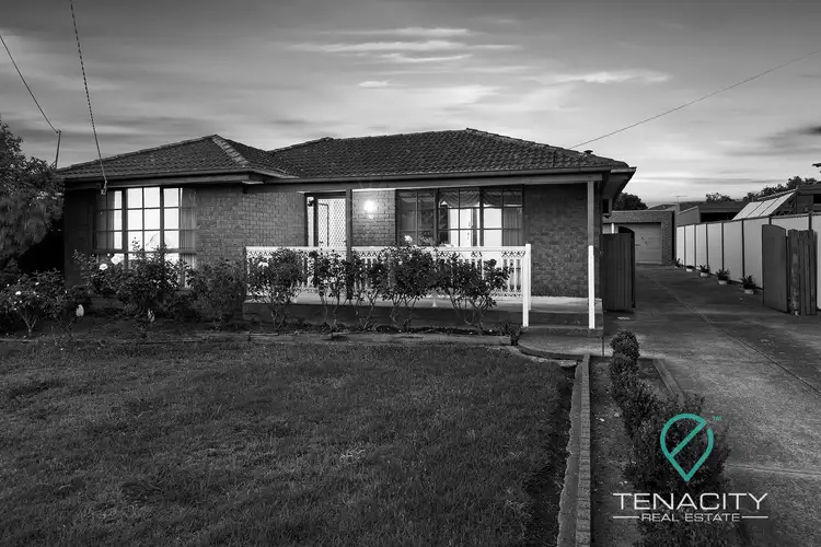 16 Clarke Avenue, St Albans VIC 3021