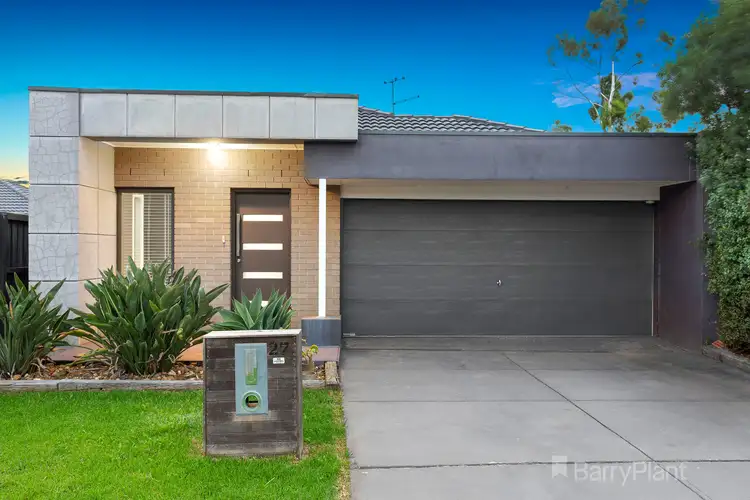 27 Devine Drive, Pakenham VIC 3810