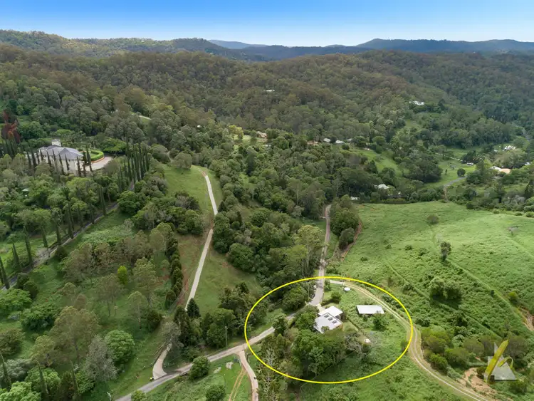426 Savages Road, Brookfield QLD 4069