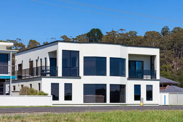 4 Oceanside Boulevard, Sulphur Creek TAS 7316