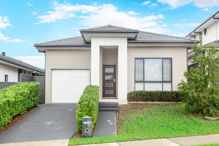 4 Atlantic Avenue, Jordan Springs NSW 2747