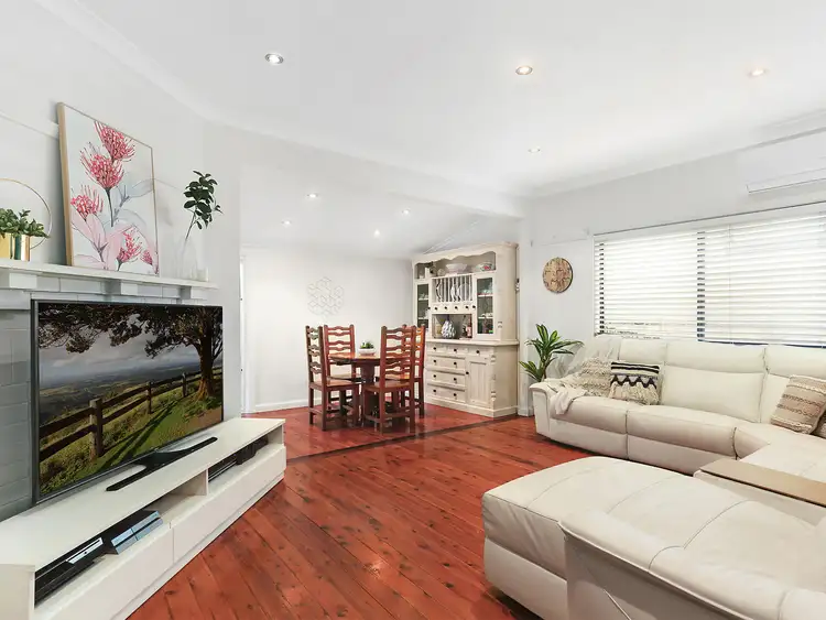 226 Gladstone Avenue, Mount Saint Thomas NSW 2500