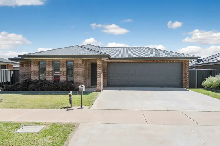 11 Parkview Boulevard, Huntly VIC 3551