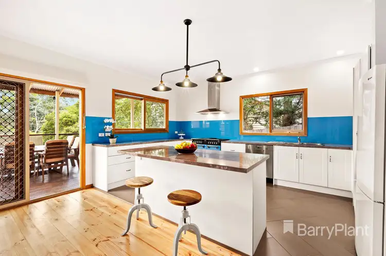 2/185 Mountain View Road, Greensborough VIC 3088