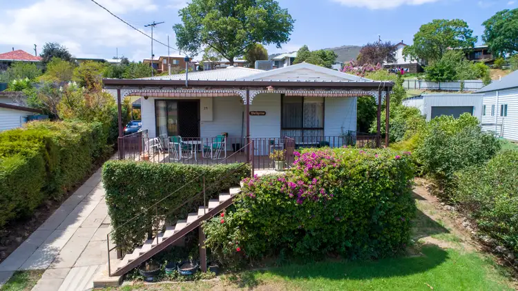 25 Queen Elizabeth Drive, Tallangatta VIC 3700