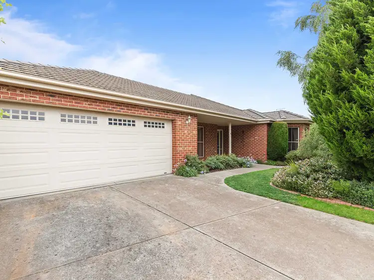 8 Belltower Avenue, Alfredton VIC 3350