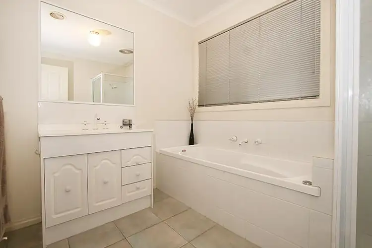 Fifth view of Homely unit listing, 2/194 Blackwood Park Road, Rowville VIC 3178