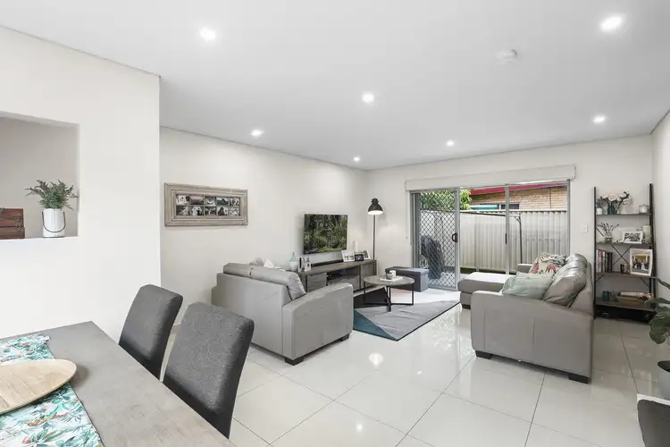 2/3 Oswald Street, Campsie NSW 2194