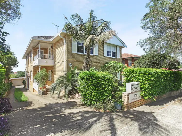 2/100 Railway Parade, Mortdale NSW 2223