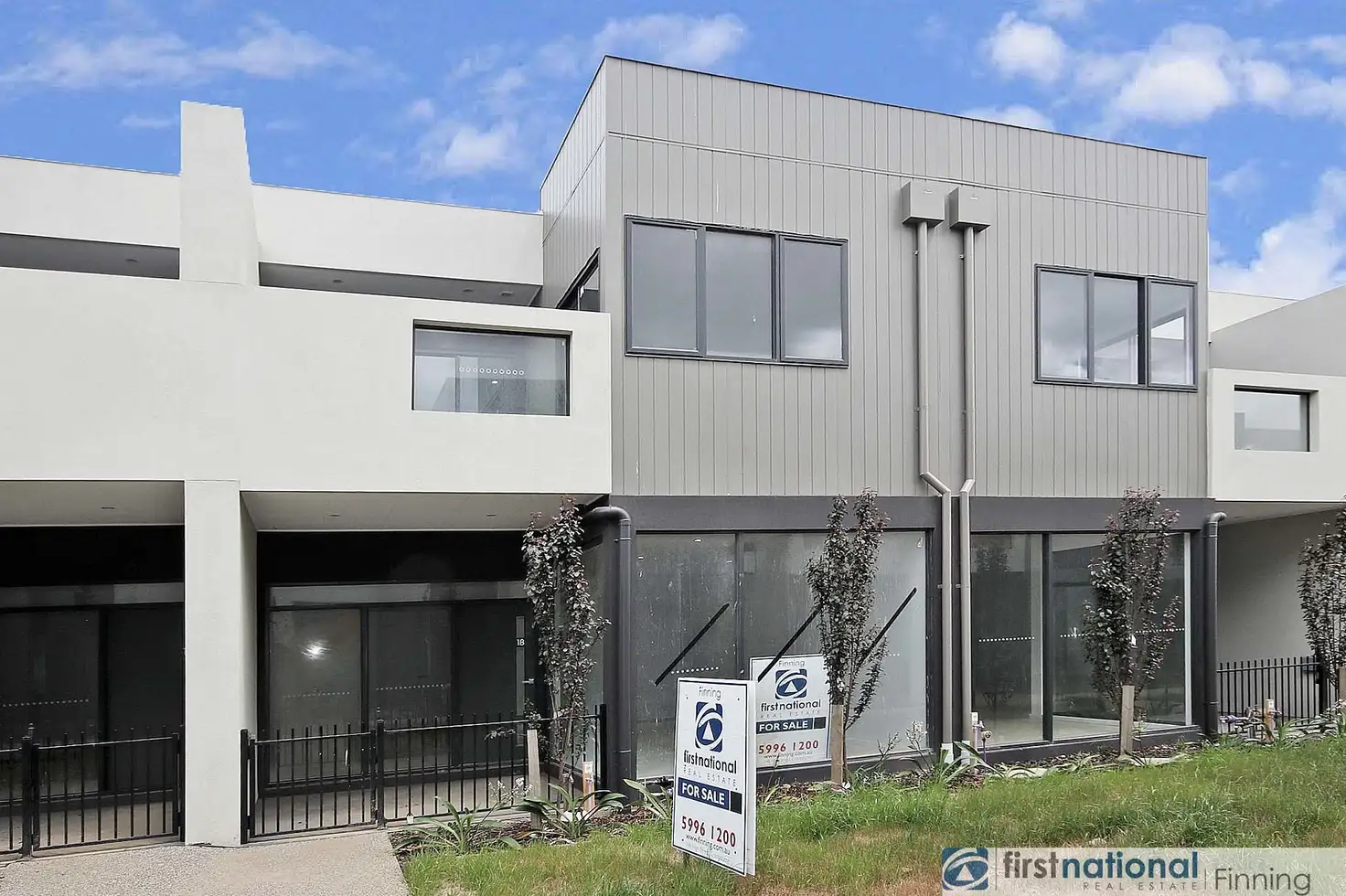 Main view of Homely townhouse listing, 10 Push Pea Way, Cranbourne West VIC 3977