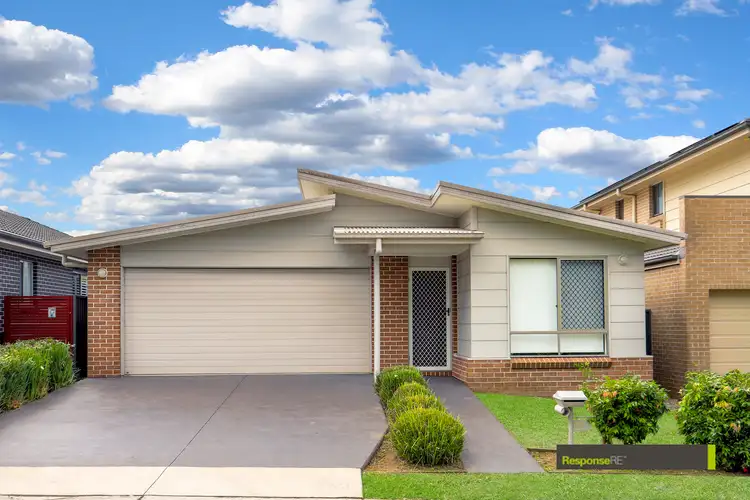 30 Sandstock Crescent, Jordan Springs NSW 2747