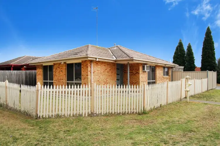 4 Woodlands Place, Lalor VIC 3075