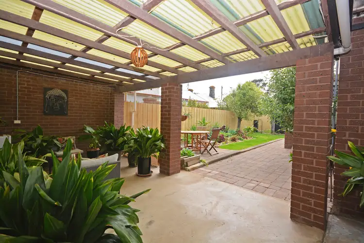 2/17 Bentinck Street, Portland VIC 3305