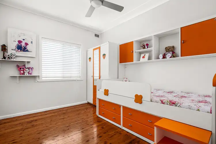 Fifth view of Homely house listing, 32 Yvonne Street, Seven Hills NSW 2147