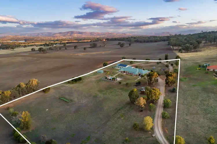 Second view of Homely house listing, 122 Alexandra Way, Table Top NSW 2640