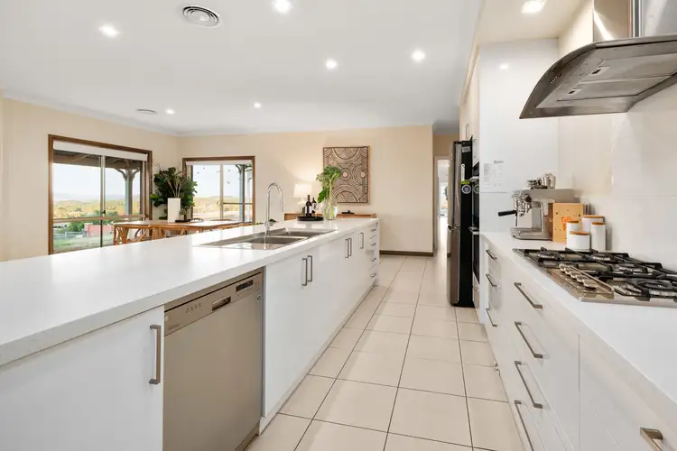 Fifth view of Homely house listing, 122 Alexandra Way, Table Top NSW 2640