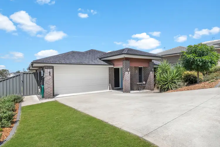 5 Tenyo Street, Cameron Park NSW 2285