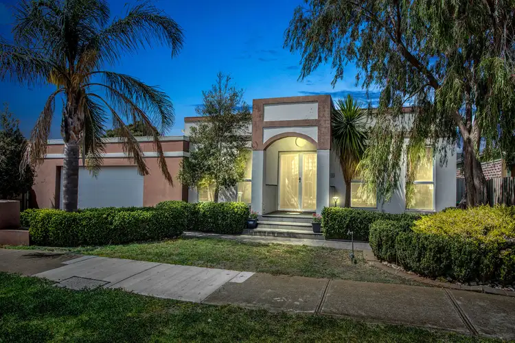 22 Delbridge Drive, Sydenham VIC 3037