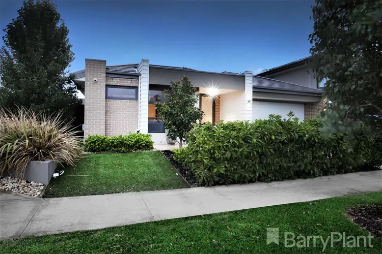 38 Dawnview (true North) Crescent, Roxburgh Park VIC 3064