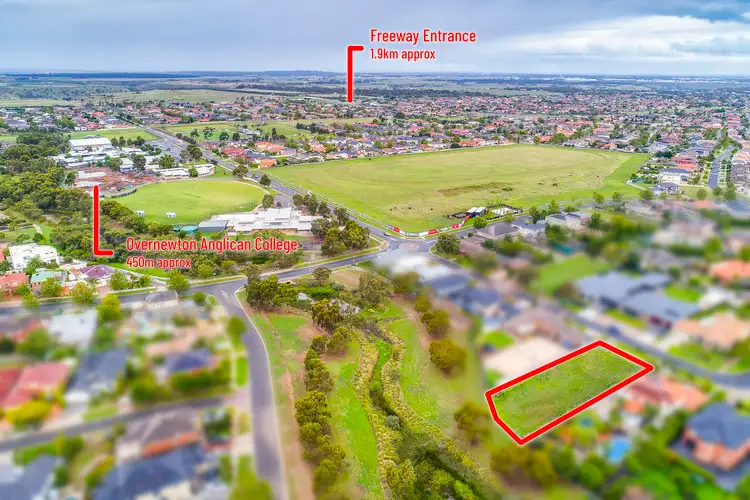 19 Robertsons Road, Taylors Lakes VIC 3038