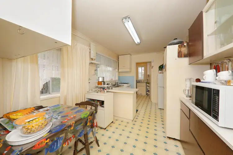 Fifth view of Homely house listing, 2 Aubyn Court, Mulgrave VIC 3170