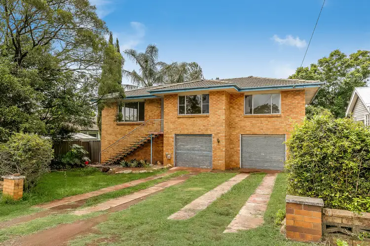 11 Patricia Street, Mount Lofty QLD 4350