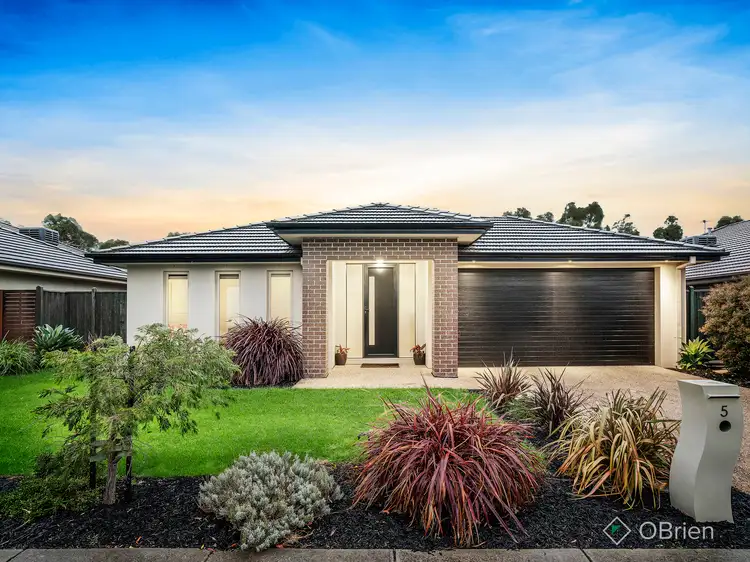 5 Mitta Avenue, Waterways VIC 3195